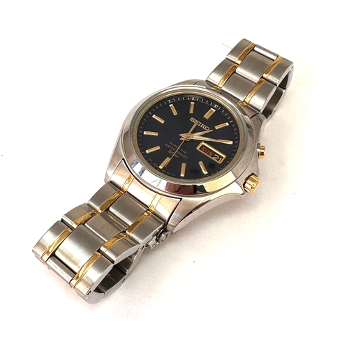 324 - Seiko Kinetic 50M  Day-Date gents wristwatch 5M63-0ACOH  the watch is ticking