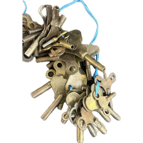 Selection of vintage keys to include clock keys, furniture keys etc