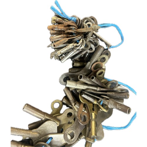 Selection of vintage keys to include clock keys, furniture keys etc