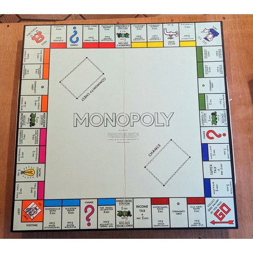 Selection of vintage board games to include monopoly, go to Texas ...