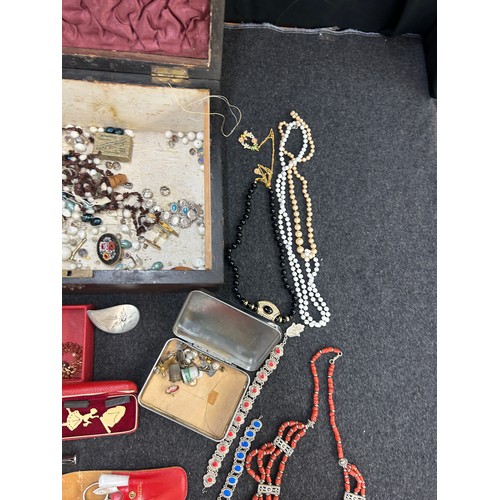 Wooden jewellery box containing costume jewellery, silver penknife ...
