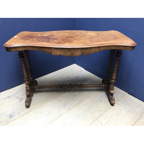 679 - Victorian walnut veneered sofa table 108 x 53 x 70 cm & 6 Table legs with brass claw feet & brass ca... 