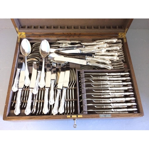 1013 - Mappin & Webb 8 place setting silver plate canteen of cutlery