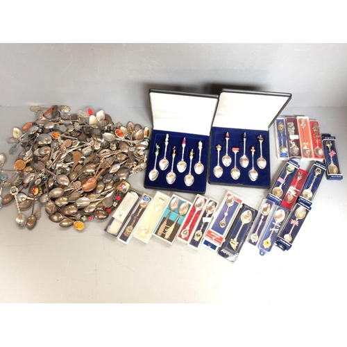 163 - Very large quantity of souvenir & commemorative teaspoons