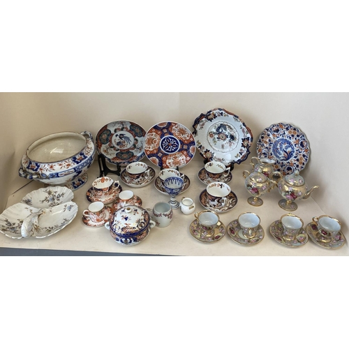 107 - Quantity of china to include Wedgwood, famille rose cups and tea bowls Crown Derby, Imari etc Condit... 