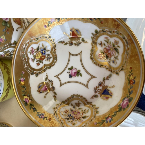 26 - Qty of good quality decorative china including a pair of scalloped edge signed Mido, -  to base and ... 