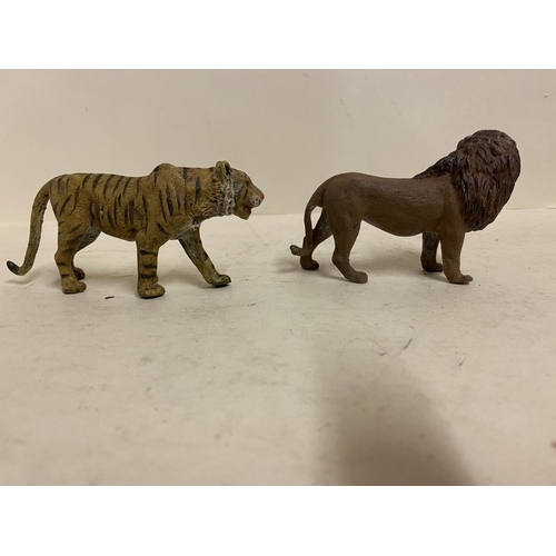 97 - Cold painted bronze figure of a tiger, and a male lion (2) approx 6cmH