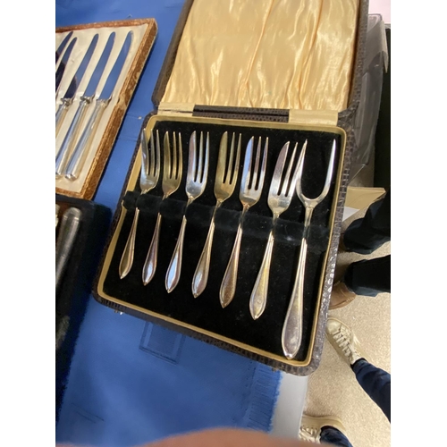 198 - Good Quality Mappin & Webb oak case canteen of cutlery 6 place setting - good condition & 4 other ca... 