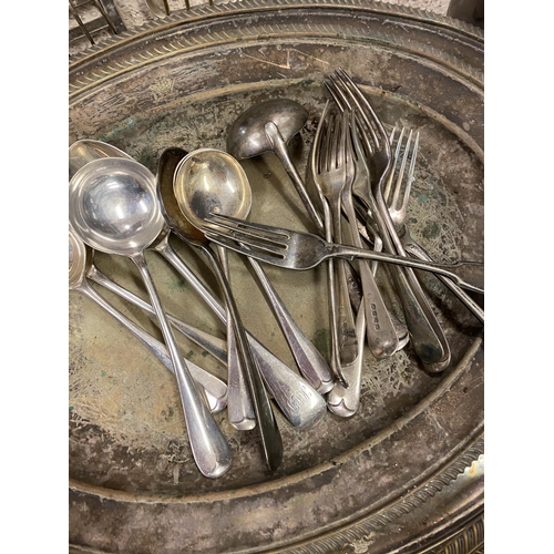 225 - A qty of good quality silver plate entree dishes and covers and handles, good condition and a quanti... 