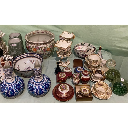 280 - Mixed lot of ceramics and glass, including Copeland Spode, Limoges, Meissen, Worcester (much damage ... 