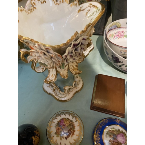 280 - Mixed lot of ceramics and glass, including Copeland Spode, Limoges, Meissen, Worcester (much damage ... 