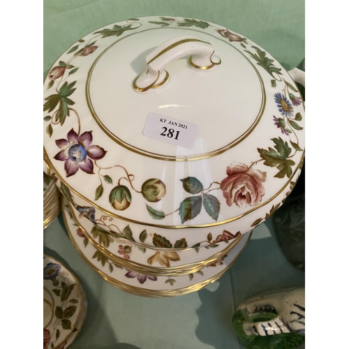 281 - Royal Worcester bone china Virginia pattern dinner service comprising: 9 place setting; 52 pieces to... 