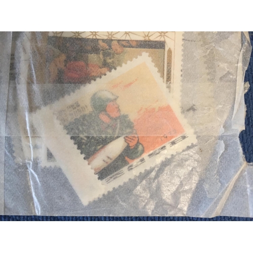 306 - Large quantity of stamps, loose and in albums, see images for details