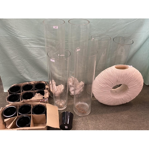 315 - 6 tall glass cylindrical flower vases including 2 pairs and 2 similar (tallest 80cm) (condition, no ... 