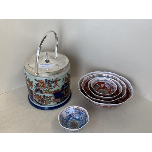 357 - An imarti pattern biscuit barrel (modern, lid rim slightly raised up)  , and a set of 4 graduated fl... 