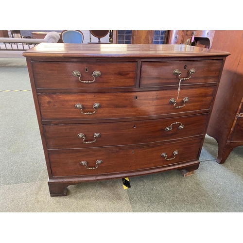 631 - A good C19th mahogany bow front chest of 2 short and 3 long graduated drawers, 105cmL x 88cmH,(condi... 