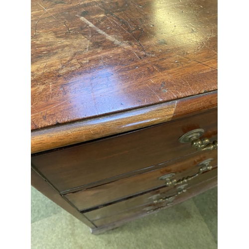 631 - A good C19th mahogany bow front chest of 2 short and 3 long graduated drawers, 105cmL x 88cmH,(condi... 