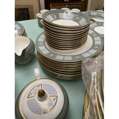 275 - Wedgwood bone china Asia R4310 pattern extensive dinner service : 22 dinner plates 27cm  D; 12 soup ... 