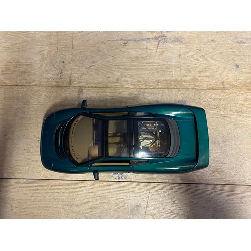 421 - Unboxed toy model of a Jaguar XJ 220, Scale 1/12