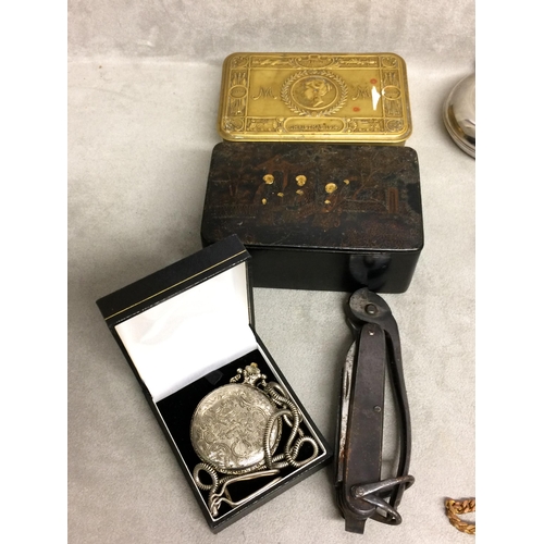 100 - Collection of misc items to include a gilt silver necklace, a portable inkwell, a box brownie camera... 