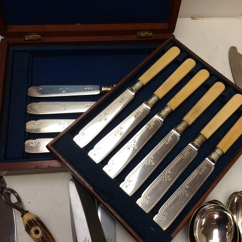 107 - A quantity of silver plated items to include cased flat ware, forks and knives etc