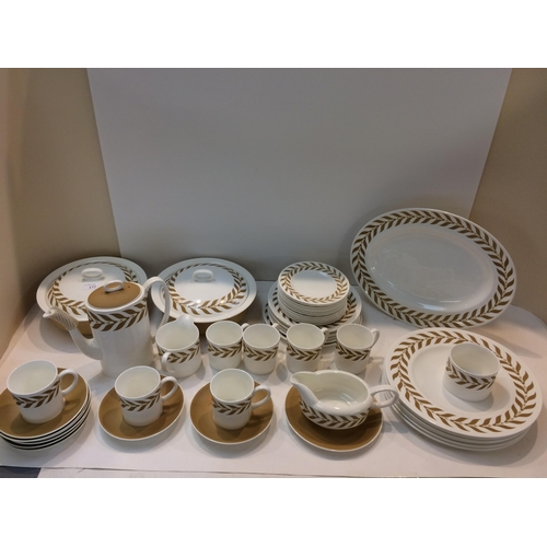 177 - Wedgwood bone china Susie Cooper design dinner and coffee service