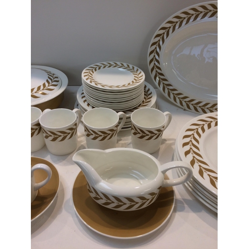 177 - Wedgwood bone china Susie Cooper design dinner and coffee service