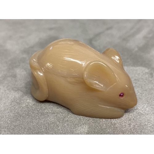 2 - Early C20th Faberge style carved agate model of a mouse with ruby eyes, in fitted Wartski case; Prov... 