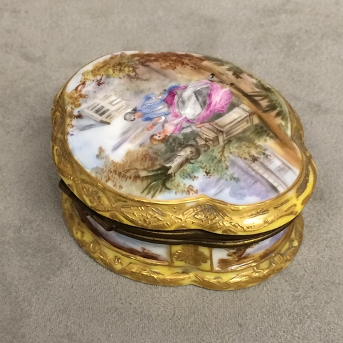 253 - Two Sevres ceramic jewellery caskets with hand painted gilt decoration, see all images for SEVRES/ME... 