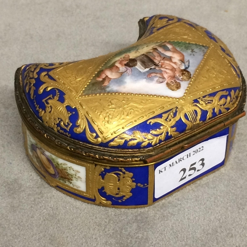 253 - Two Sevres ceramic jewellery caskets with hand painted gilt decoration, see all images for SEVRES/ME... 