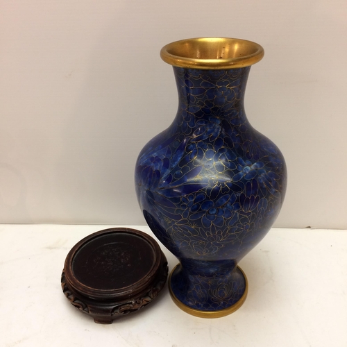 257 - Blue and gilt cloisonne vase, and a pretty millefleur glass bottle and stopper