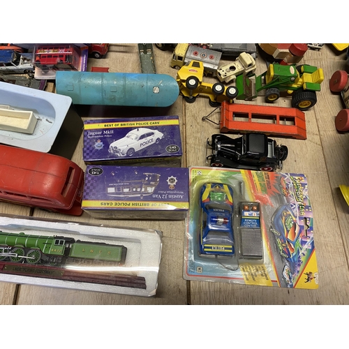 291 - A large quantity of toys, SEE IMAGES for full details