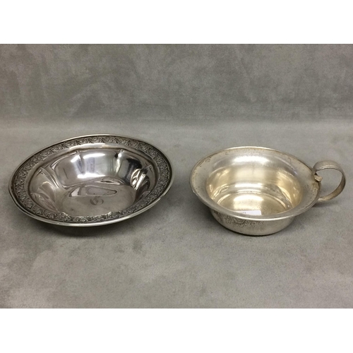 43 - Two American sterling silver items to include sweet meat dish with cast rim, and sterling silver cup... 