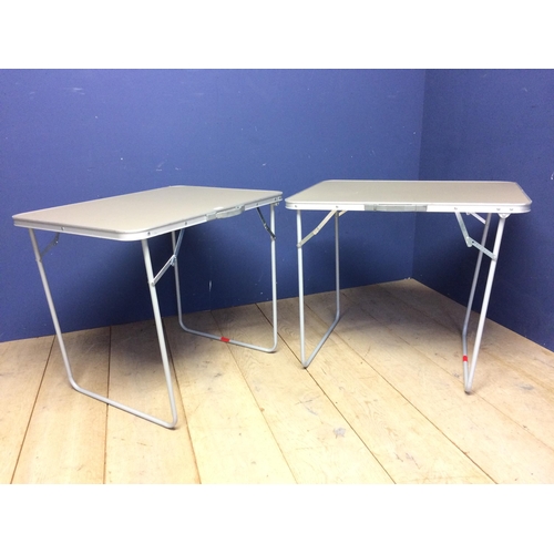 515 - Two modern folding picnic tables