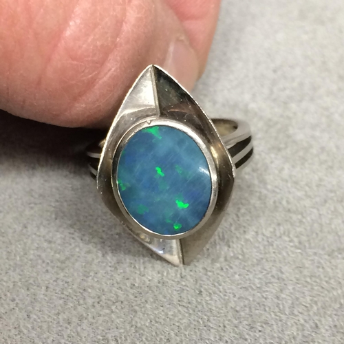 55 - 18ct white gold and black opal mid century ladies dress ring, size o, 9.5g (unmarked, tested 18)