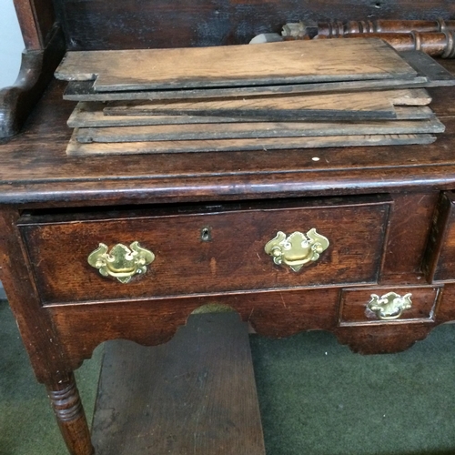 558 - C17th style Oak Welsh dresser, probably late C19th/early C20th, approx measure 187h x 158w x 49d cm.... 