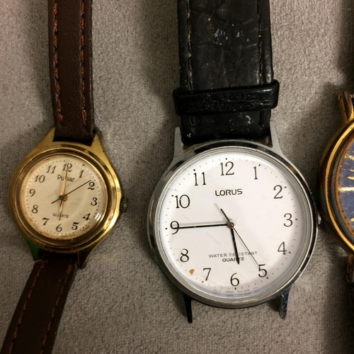 65 - A collection of vintage wristwatches to include a Sekonda 25 Jewel Automatic with dat date aperture