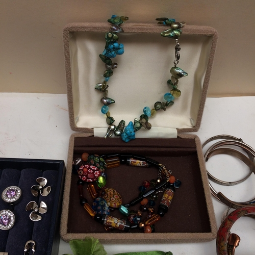 67 - A large and interesting selection of costume, vintage and silver jewellery, to include Jet beads, tu... 