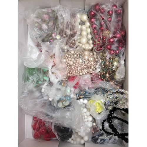 67 - A large and interesting selection of costume, vintage and silver jewellery, to include Jet beads, tu... 