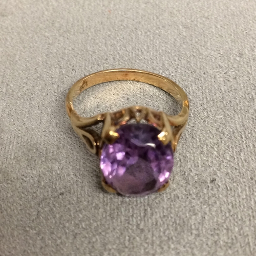 89 - 9ct gold single stone amethyst dress ring, 3.6g size M