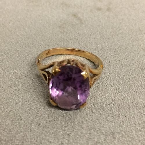 89 - 9ct gold single stone amethyst dress ring, 3.6g size M