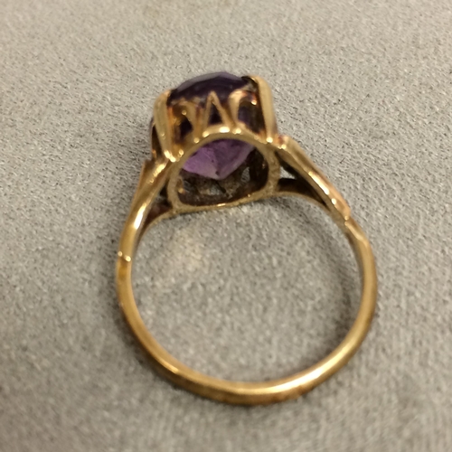 89 - 9ct gold single stone amethyst dress ring, 3.6g size M