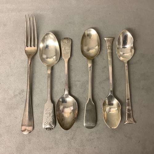 103 - A mixed collection of sterling silver flatware to include a pair of grapefruit spoons by Alexander C... 