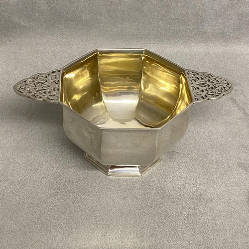 3 - A Sterling silver octagonal quaich with gilt interior by John Aldwinkle and Thomas Slater, London 18... 