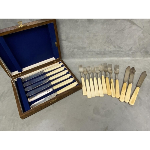 43 - Boxed set of 6 sterling silver and fish knives and forks, togeher with unboxed examples, By Charles ... 