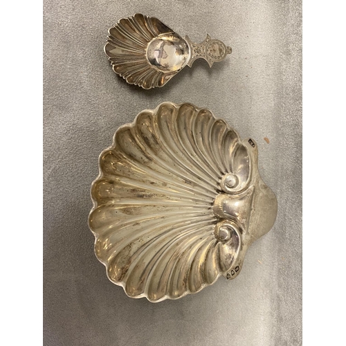 71 - Sterling silver scallop shell dish together with a scallop shaped caddy spoon, by Josiah Williams & ... 