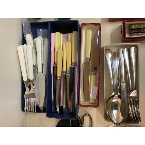 81 - Qty of miscellaneous silver plate, costume jewellery, flatware, cameras, mixed brasswares, clearance... 