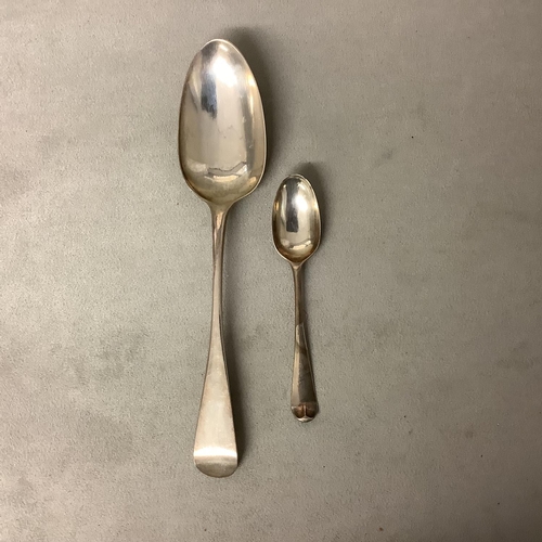 92 - An C18th desert spoon by Robert Perth, London, together with a late C18th tea spoon