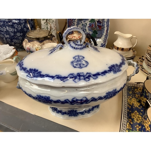 343 - Wedgwood Woodbury tea set; blue and white, ironstone ware etc, Royal Doulton, condition with much we... 