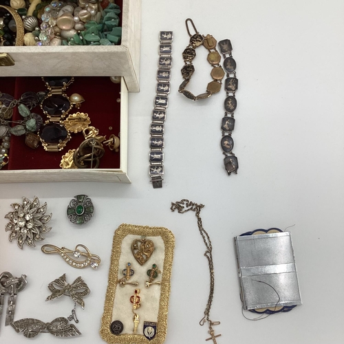 103 - Large collection of costume jewellery to include Scottish Hardstone examples, Marcasite and Victoria... 